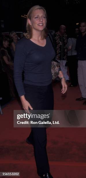 Eleanor Mondale attends the premiere of 'Bowfinger' on July 26, 1999 at the Ziegfeld Theater in New York City.