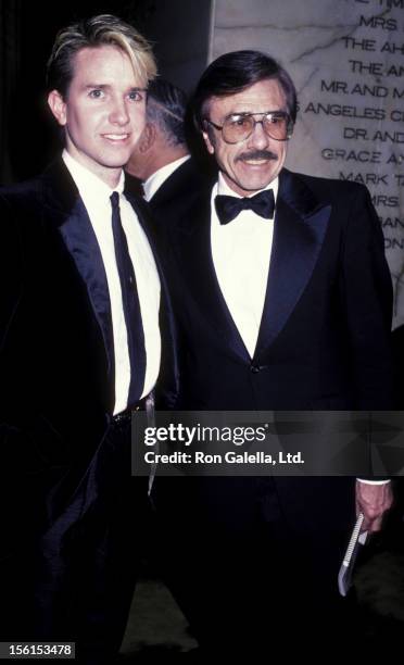 Gary Owens and son attend Singers Salute to Songwriters Gala on April 7, 1986 at the Dorothy Chandler Pavilion in Los Angeles, California.