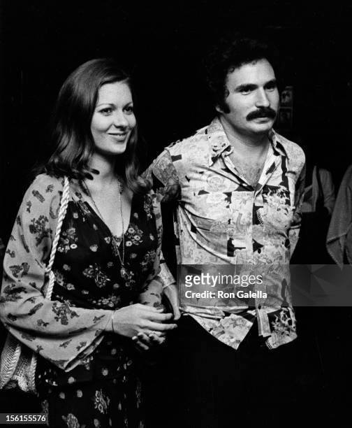 Actor Gabe Kaplan and date Leigh Walsh attend the opening of 'Bus Stop' on August 1, 1976 at the Westchester Playhouse in Westchester, New York.