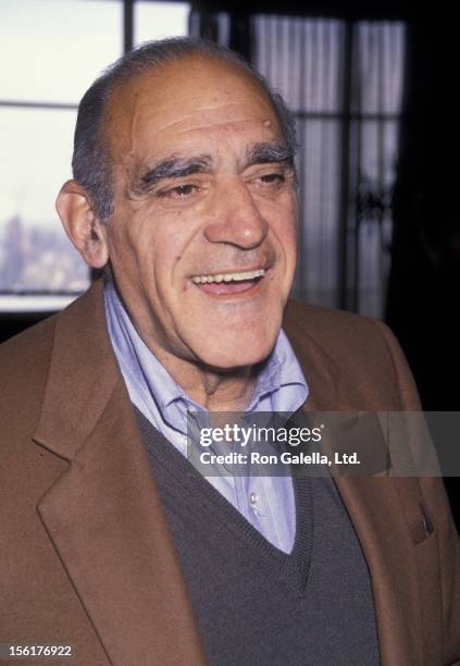Actor Abe Vigoda attends the cocktail party for Night of 100 Stars III on May 3, 1990 at Tiffany's in New York City.