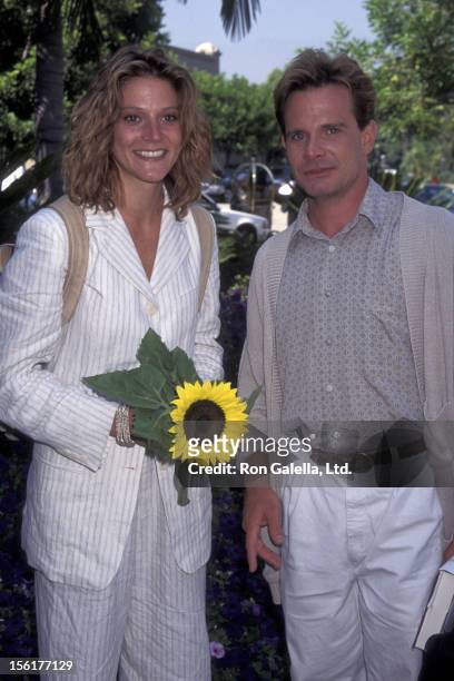 Actress Farrah Forke and actor Peter Scolari attend CBS TV Summer Press Tour on July 24, 1995 at the Ritz Carlton Hotel in Pasadena, California.