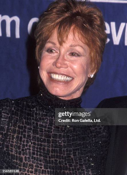 Actress Mary Tyler Moore attends the Museum of Television & Radio Honors David Brinkley and Mary Tyler Moore on February 9, 1995 at the...