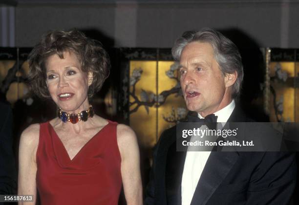 Actress Mary Tyler Moore and actor Michael Douglas attend the Juvenile Diabetes Research Foundation International Honors Edgar Bronfman, Jr. On May...
