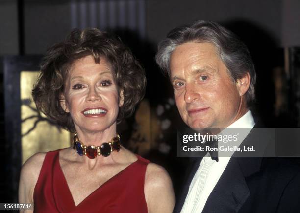 Actress Mary Tyler Moore and actor Michael Douglas attend the Juvenile Diabetes Research Foundation International Honors Edgar Bronfman, Jr. On May...