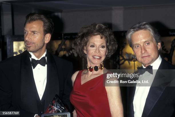 Businessman Edgar Bronfman, Jr., actress Mary Tyler Moore and actor Michael Douglas attend the Juvenile Diabetes Research Foundation International...