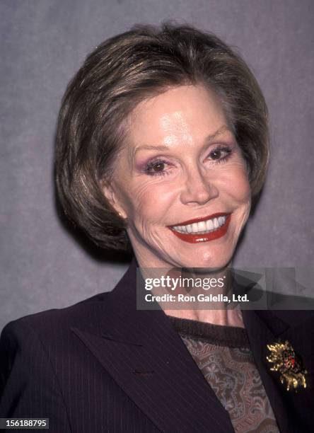 Actress Mary Tyler Moore attends the 'For the Love of Literacy' Auction to Benefit Literacy Partners on February 8, 1999 at Christie's Auction House...