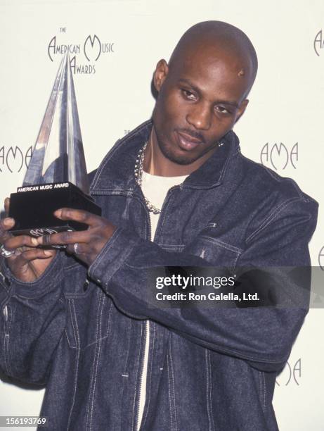 Rapper DMX attends 27th Annual American Music Awards on January 17, 2000 at the Shrine Auditorium in Los Angeles, California.
