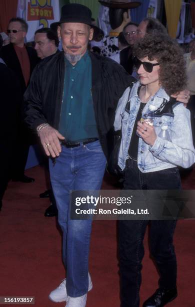 Actor Jim Varney and wife Jane Varney attend the world premiere of 'Toy Story 2' on November 13, 1999 at the El Capitan Theater in Hollywood,...