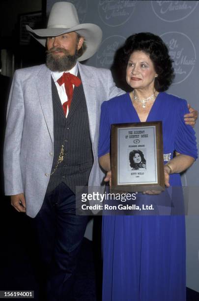 Musicians Charlie Daniels and Kitty Wells attend 21st Annual Academy of Country Music Awards on April 14, 1986 at Knott's Berry Farm in Buena Park,...