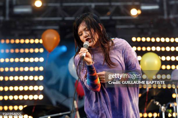 Singer From Css Css (Band) Photos and Premium High Res Pictures - Getty Images