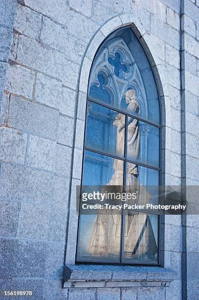 window reflection in temple de sagrat cor - sagrat cor stock-fotos und bilder