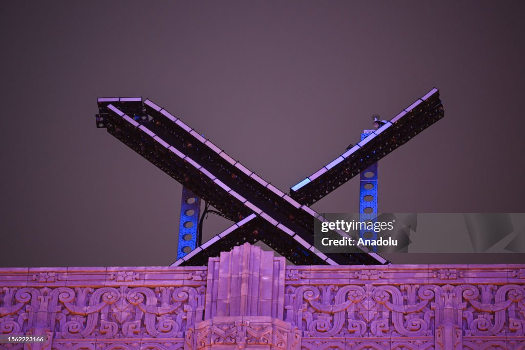 The X sign installed at the Twitter Headquarters