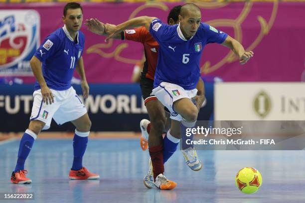 Humberto Honorio of Italy makes a break past Ramadan Samasry of Egypt during the FIFA Futsal World Cup, Round of 16 match between Italy and Egypt at...