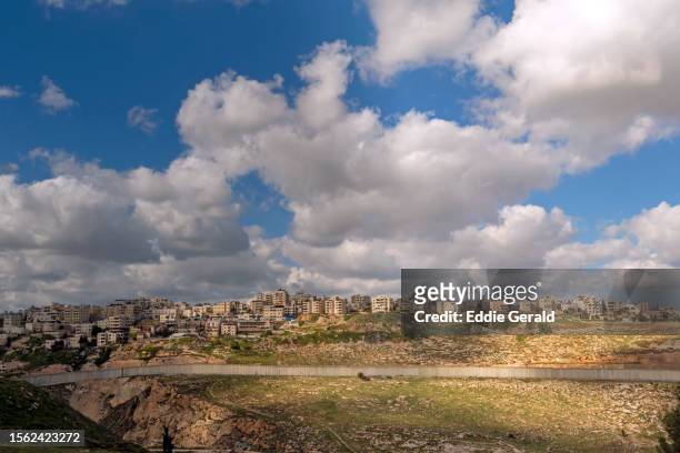 west bank separation wall - border control stock pictures, royalty-free photos & images