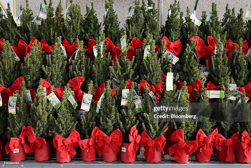 Views From Inside A Home Depot Store Ahead of Earns