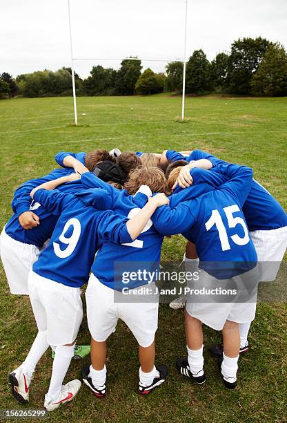 boys in a rugby scrum - rugby a 7 - fotografias e filmes do acervo