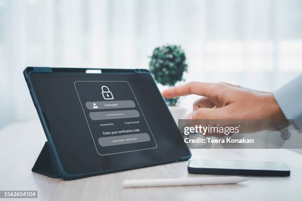 secure cyber security network with padlock icon,digital protection and data privacy concept - data breach - fotografias e filmes do acervo