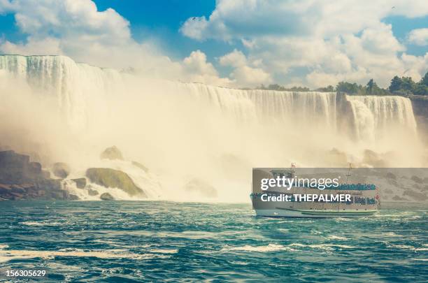 niagara falls - niagarawatervallen stockfoto's en -beelden