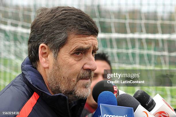 Roberto Yañez of Chile talks to the press during a training session at Spiserwies stadium November 13, 2012 in Sait Gallen, Switzerland. Chile will...