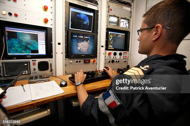 Navy Rov 752 Rov Stock Photos, High-Res Pictures, and Images - Getty Images