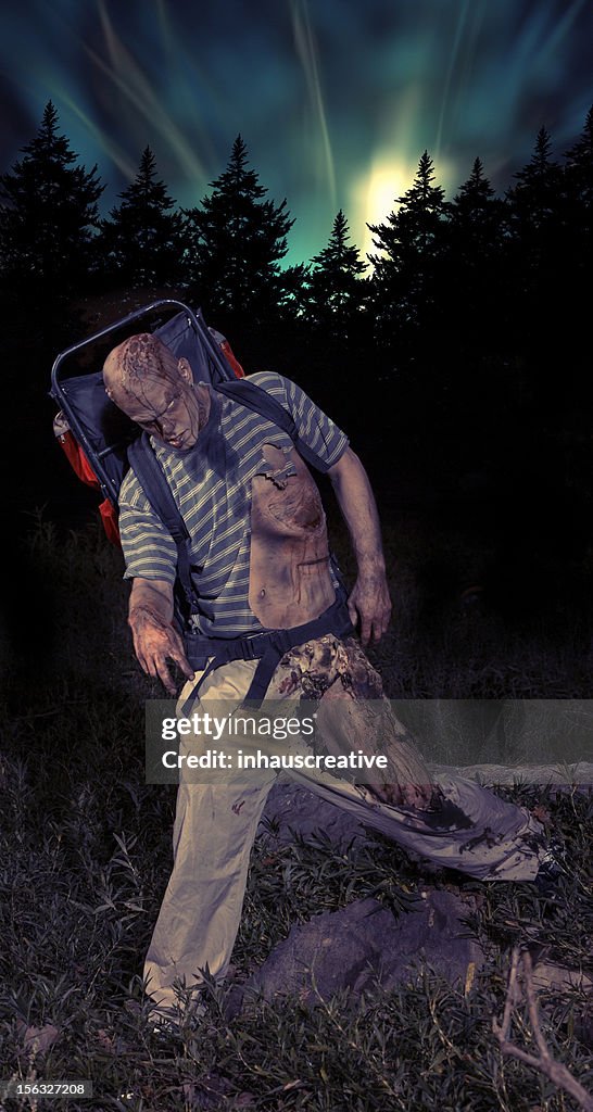 Bilder von echten Zombie Rucksacktourist im Wald