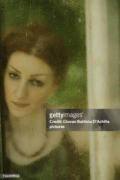 green dame session - italy portrait session stock pictures, royalty-free photos & images