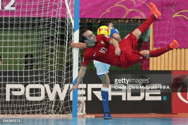 Ricardinho of Portugal scores against Italy during the FIFA Futsal World Cup, Quarter-Final match between Portugal and Italy at Nimibutr Stadium on...