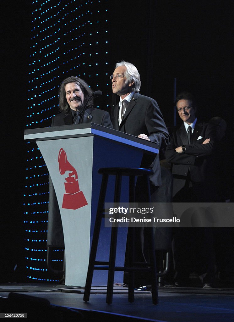 2012 Person Of The Year Honoring Caetano Veloso - Roaming Inside