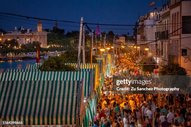 velá de triana. sevilla - fete ストックフォトと画像