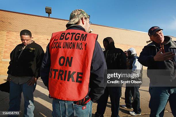 Workers with the Bakery, Confectionery, Tobacco Workers and Grain Millers International Union stage a walkout at the Hostess Brands bakery on...