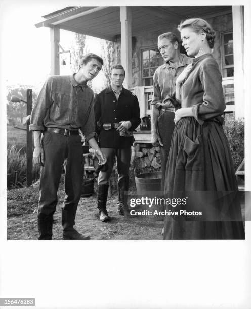 16点の友情ある説得のストックフォト Getty Images 16点の友情ある説得のストックフォト Getty Images