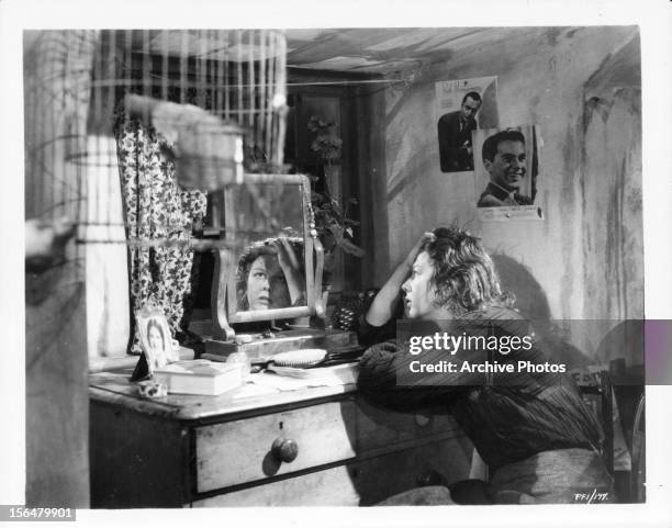Pygmalion Scene Pygmalion 1938 Photos and Premium High Res Pictures - Getty Images