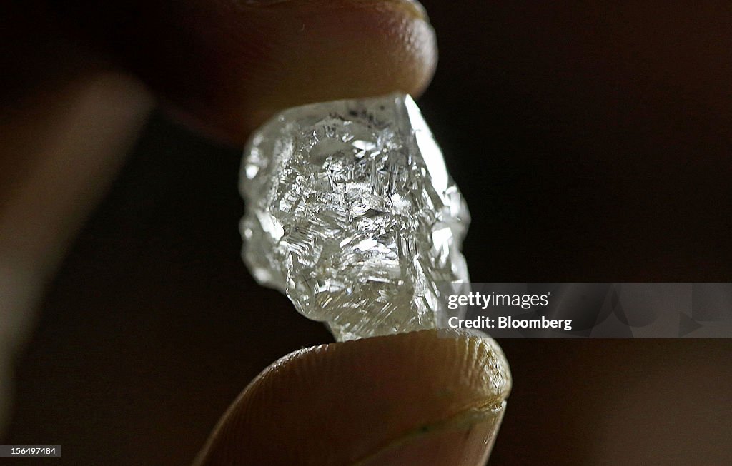 De Beers Rough Diamond Move