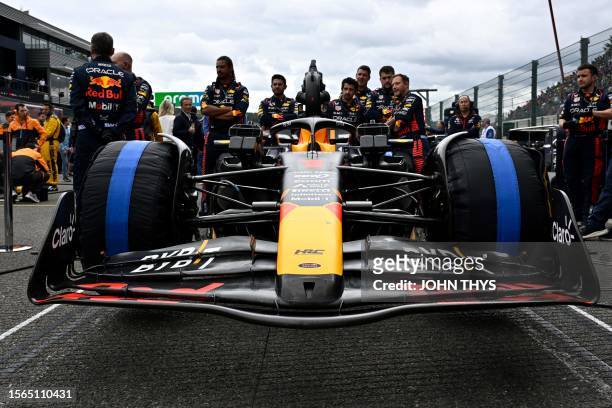 Red Bull Racing Mechanics Photos and Premium High Res Pictures - Getty ...