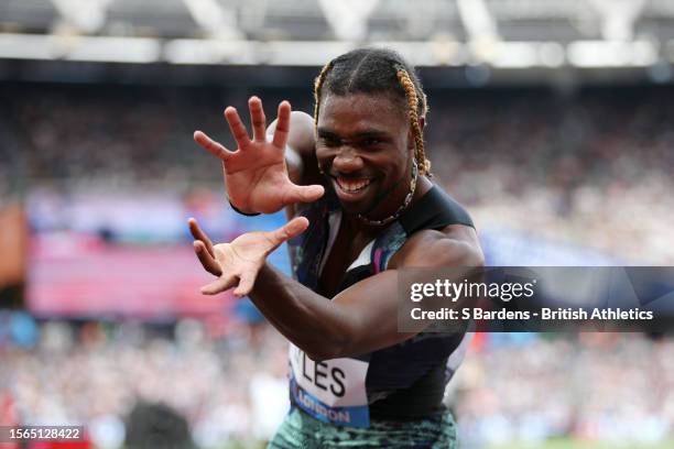 Noah Lyles of Team United States celebrates after winning the Men's 200 Metres final during the London Athletics Meet, part of the 2023 Diamond...