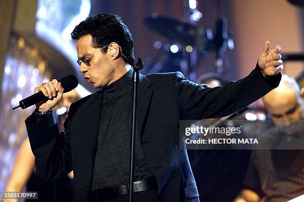 Singer Marc Anthony performs at the 42d Annual Grammy Award in Los Angeles 23 February, 2000. AFP PHOTO/Hector MATA