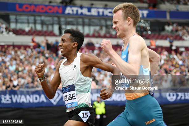 Yared Nuguse of Team United States approaches the finish line before Narve Gilje Nordas of Team Norway to win the Men's 1500 Metres during the London...