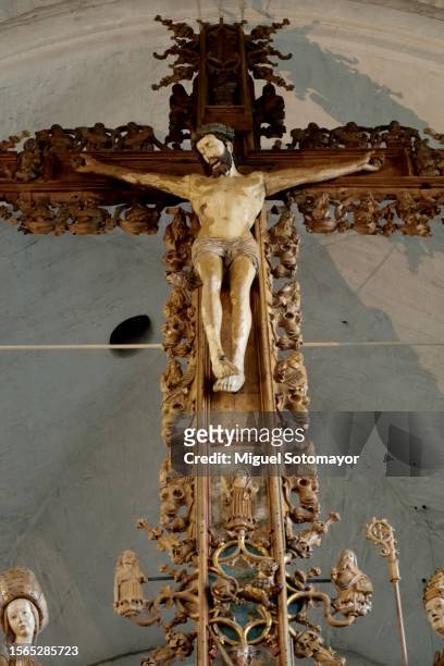 jesus christ crucified on the altar - of jesus being crucified stock pictures, royalty-free photos & images