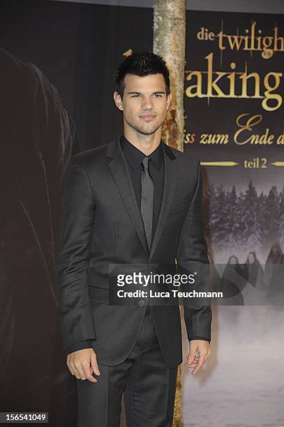 Taylor Lautner attends the 'Twilight Saga: Breaking Dawn Part 2' Germany Premiere at CineStar on November 16, 2012 in Berlin, Germany.