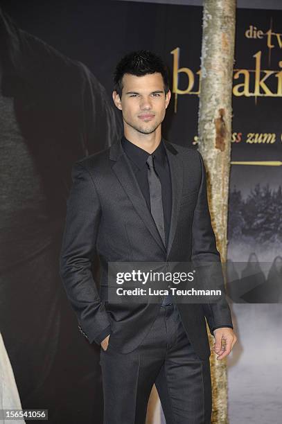 Taylor Lautner attends the 'Twilight Saga: Breaking Dawn Part 2' Germany Premiere at CineStar on November 16, 2012 in Berlin, Germany.