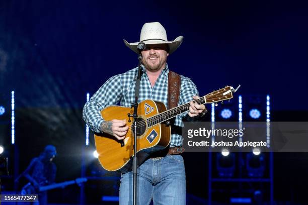Cody Johnson performs onstage during Country Thunder - Day 1 on July 20, 2023 in Twin Lakes, Wisconsin.