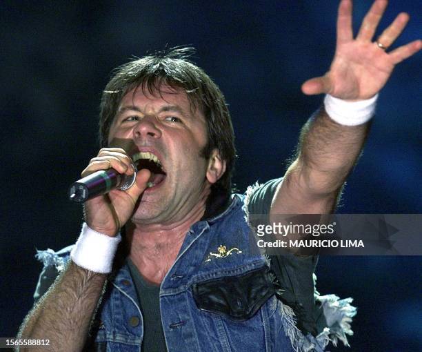 Bruce Dickinson, singers of the English Iron Maiden, in Rio de Janeiro 19 January 2001. Bruce Dickinson, vocalista del grupo ingles Iron Maiden,...
