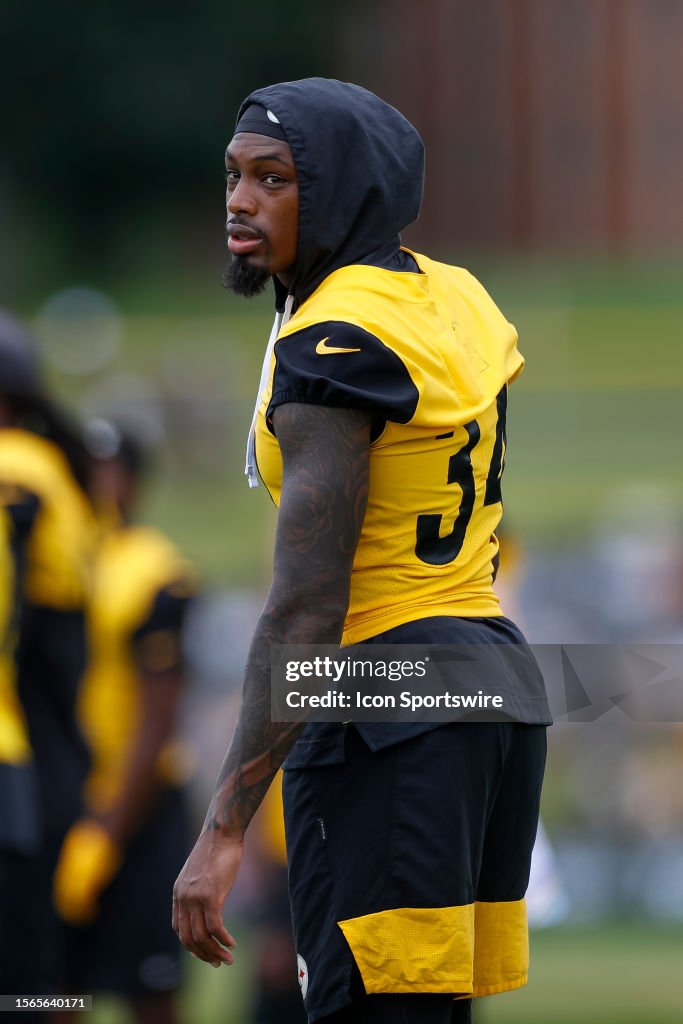 Pittsburgh Steelers cornerback Chandon Sullivan takes part in a drill  News Photo - Getty Images
