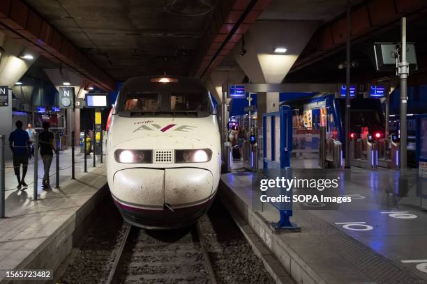 S first AVE train arrives in Marseille. Marseille Saint-Charles station is opening up in competition with the arrival of Spanish railway company...