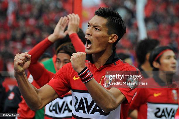 Tomoaki Makino of Urawa Red Diamonds celebrates after during the J.League match between Urawa Red Diamonds and Sanfrecce Hiroshima at Saitama Stadium...