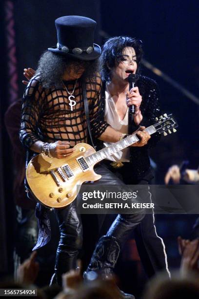 Slash 2001 2,184 Michael Jackson 30 Anniversary Stock Photos, High-Res Pictures ...