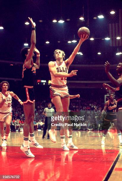 American basketball player Rick Adelman of the Chicago Bulls with the ball during a game against the Milwaukee Bucks, Chicago, Illinois, early to mid...
