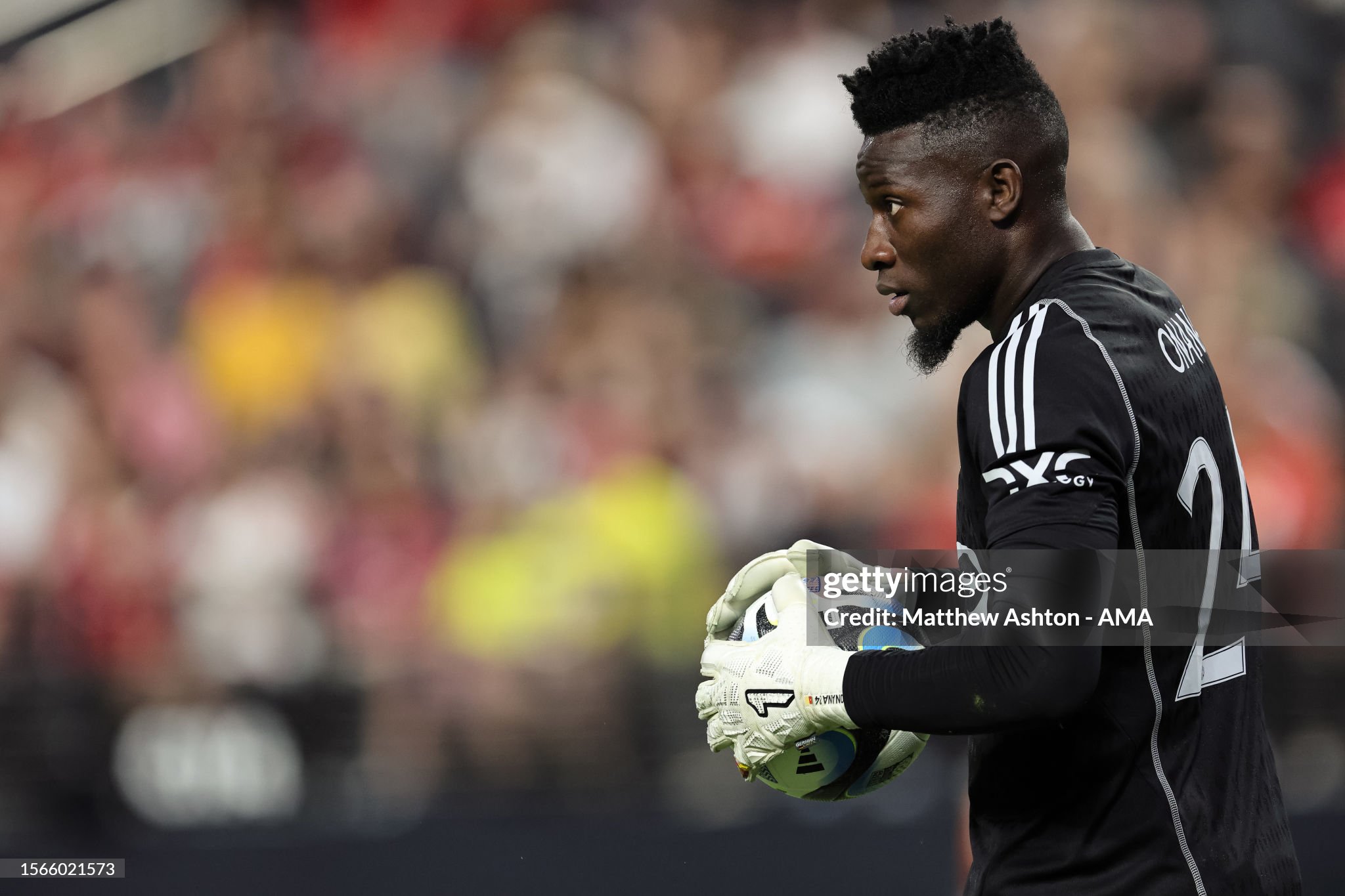 Lisandro Martínez praises Onana: 'He is a natural leader.'
