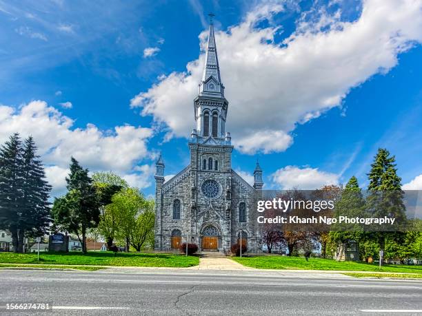 a church in cornwall, ontario, canada. - cornwall ontario canada stock pictures, royalty-free photos & images