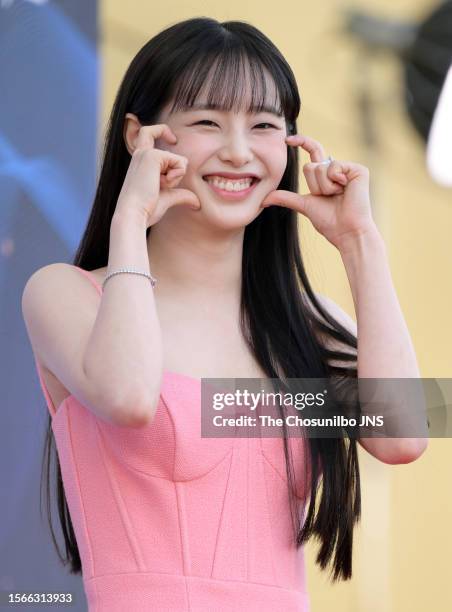 Chu Singer 72 Chuu (Singer) Stock Photos, High-Res Pictures, and Images - Getty Images